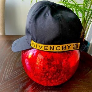 Givency baseball cap